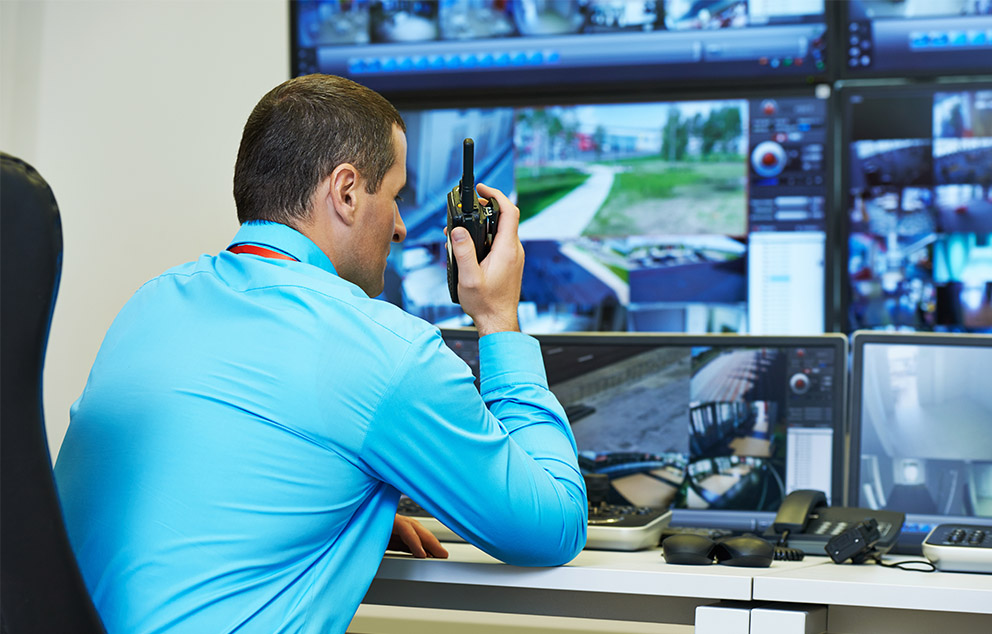 What is the role of security guards in a commercial building